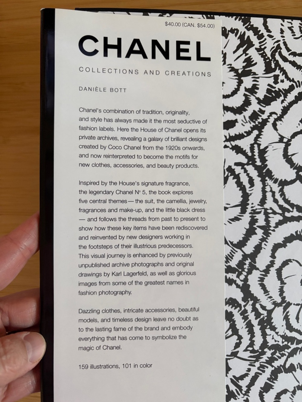CHANEL collections and creations book - Picture 2 of 6